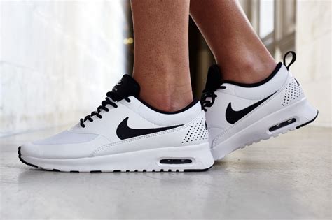 nike air max thea feet